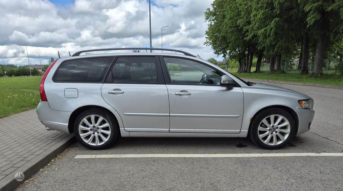 Volvo V50, 2.4 l., wagon