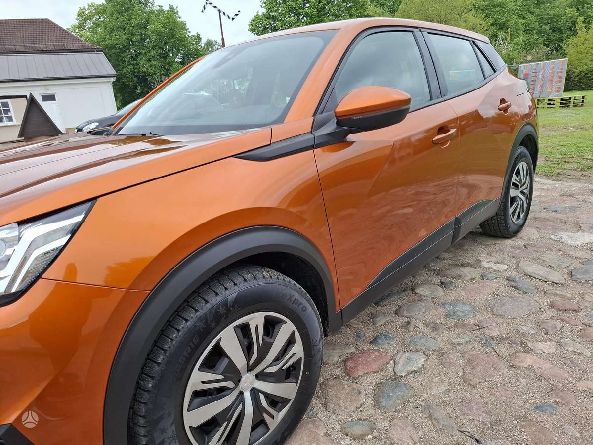 Peugeot 2008, 1.2 l., hatchback