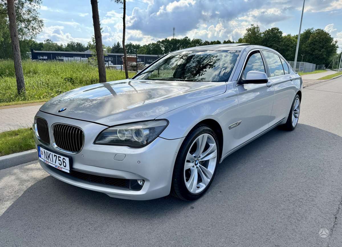 BMW 740, 3.0 l., Седан