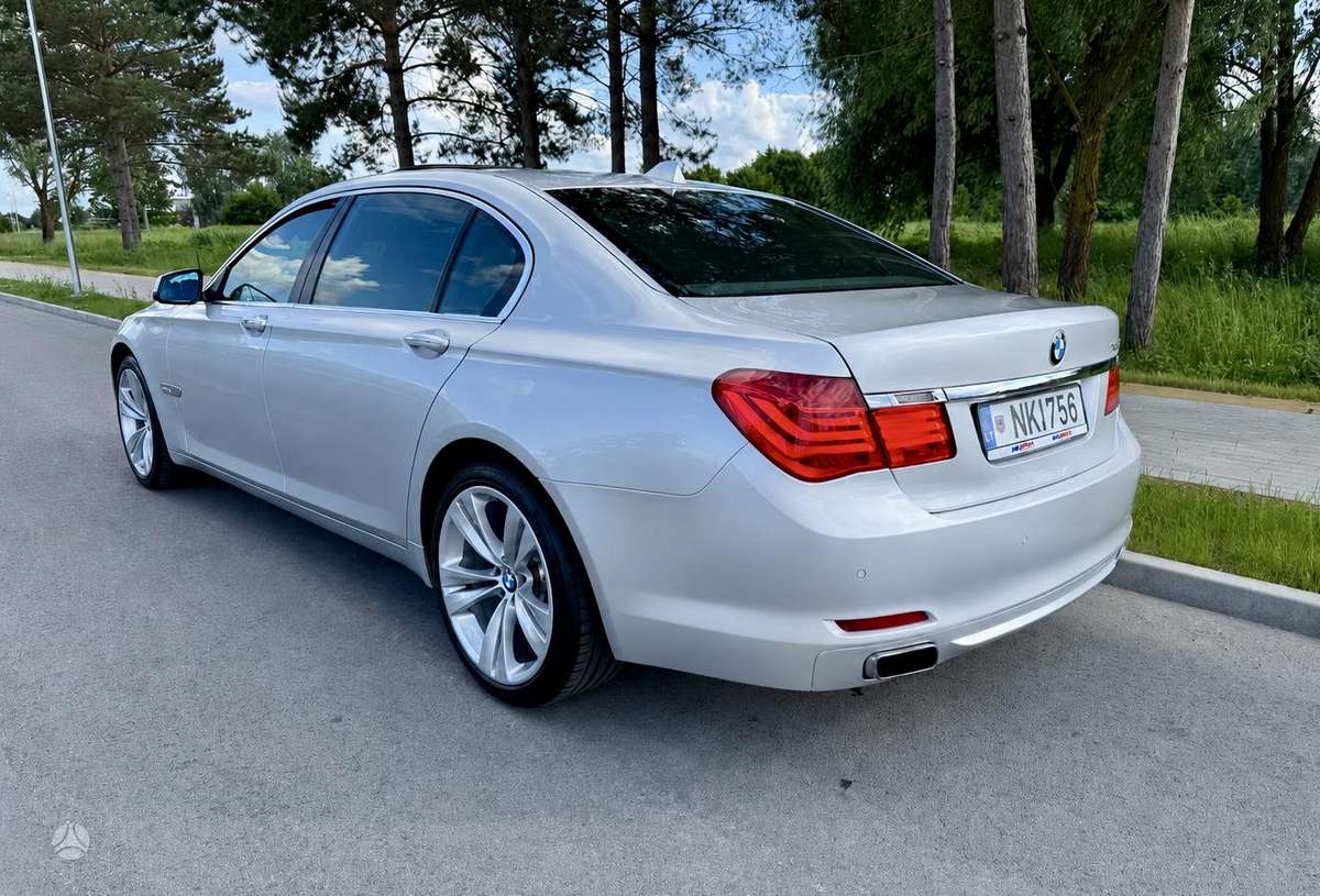 BMW 740, 3.0 l., Седан