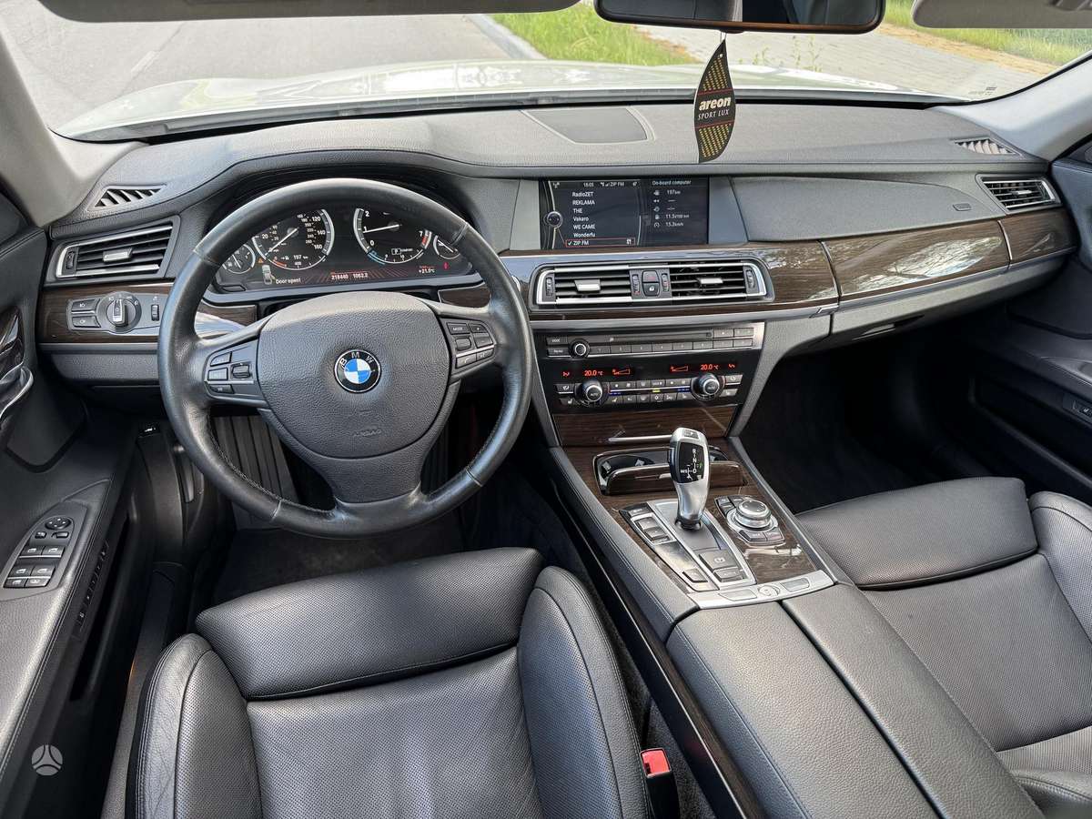 BMW 740, 3.0 l., Седан