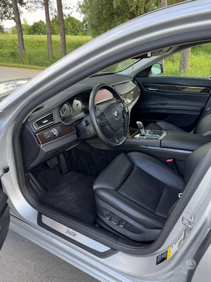 BMW 740, 3.0 l., Седан