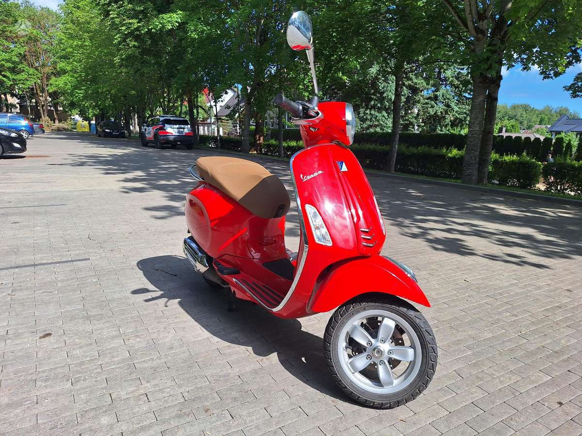 Piaggio Vespa 50cc, scooters / mopeds