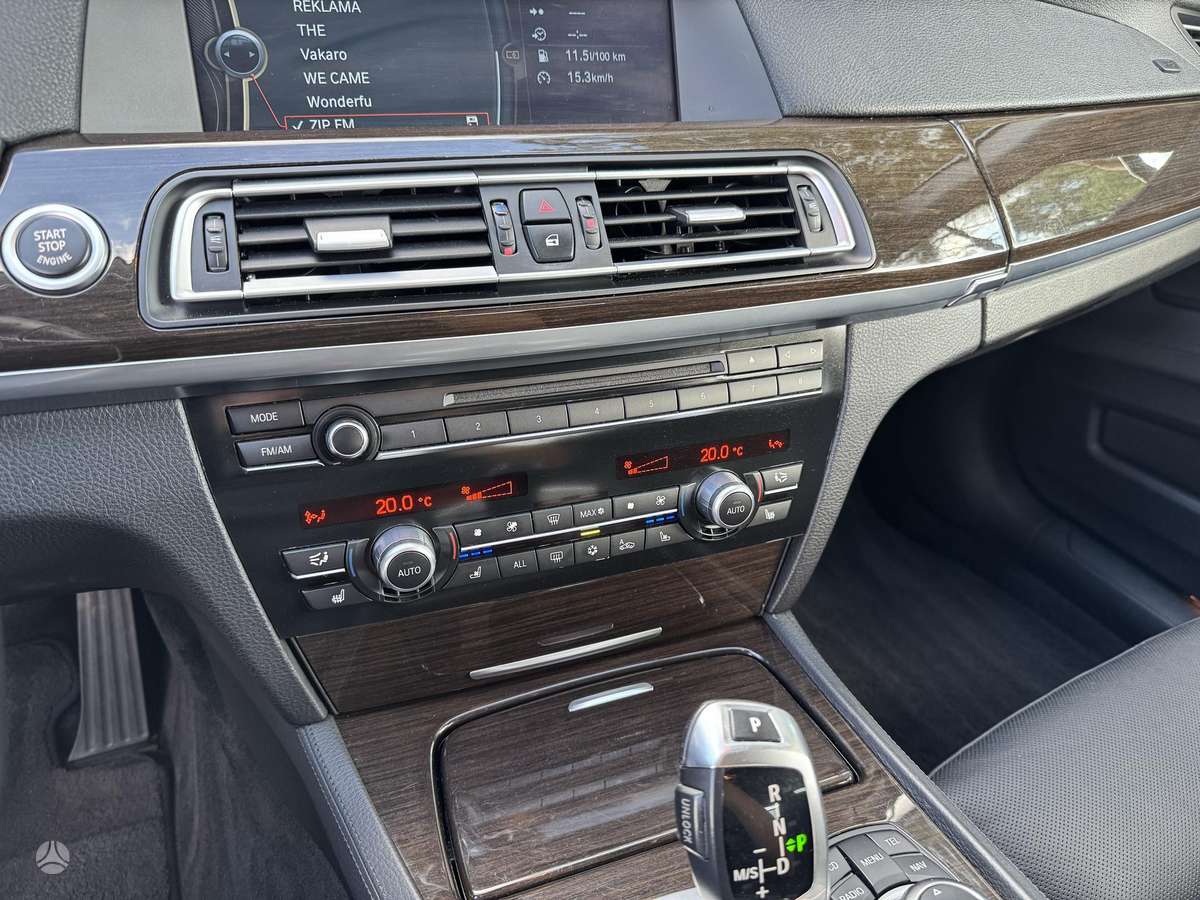 BMW 740, 3.0 l., Седан