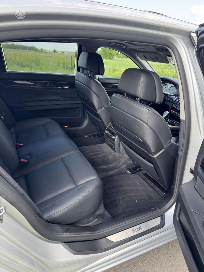 BMW 740, 3.0 l., Седан