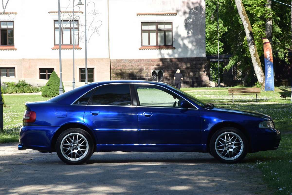 Audi A4, 1.9 l., Седан