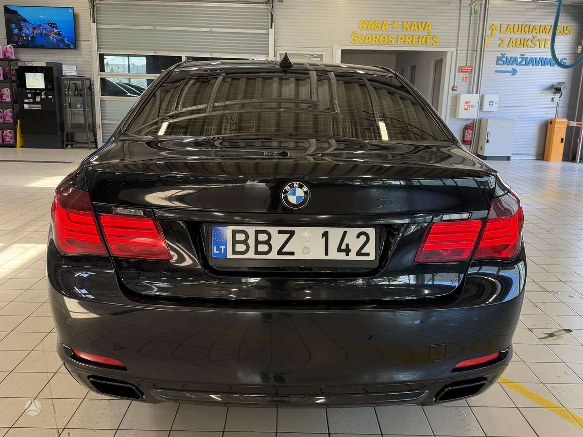 BMW 740, 3.0 l., Седан