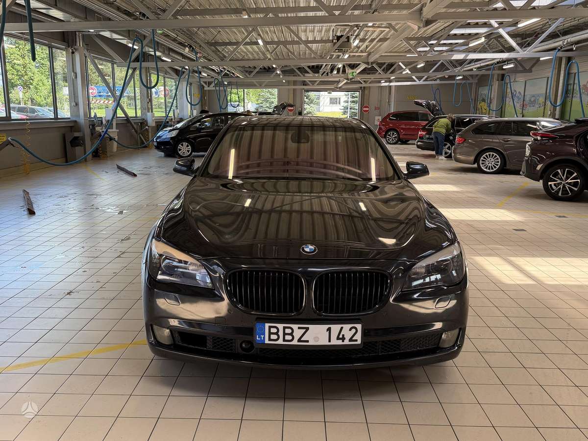 BMW 740, 3.0 l., Седан