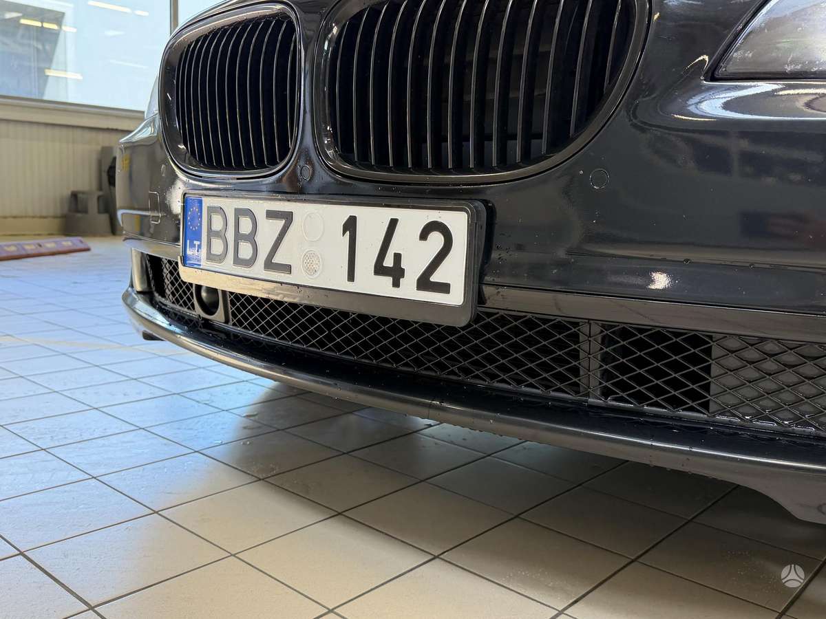 BMW 740, 3.0 l., Седан