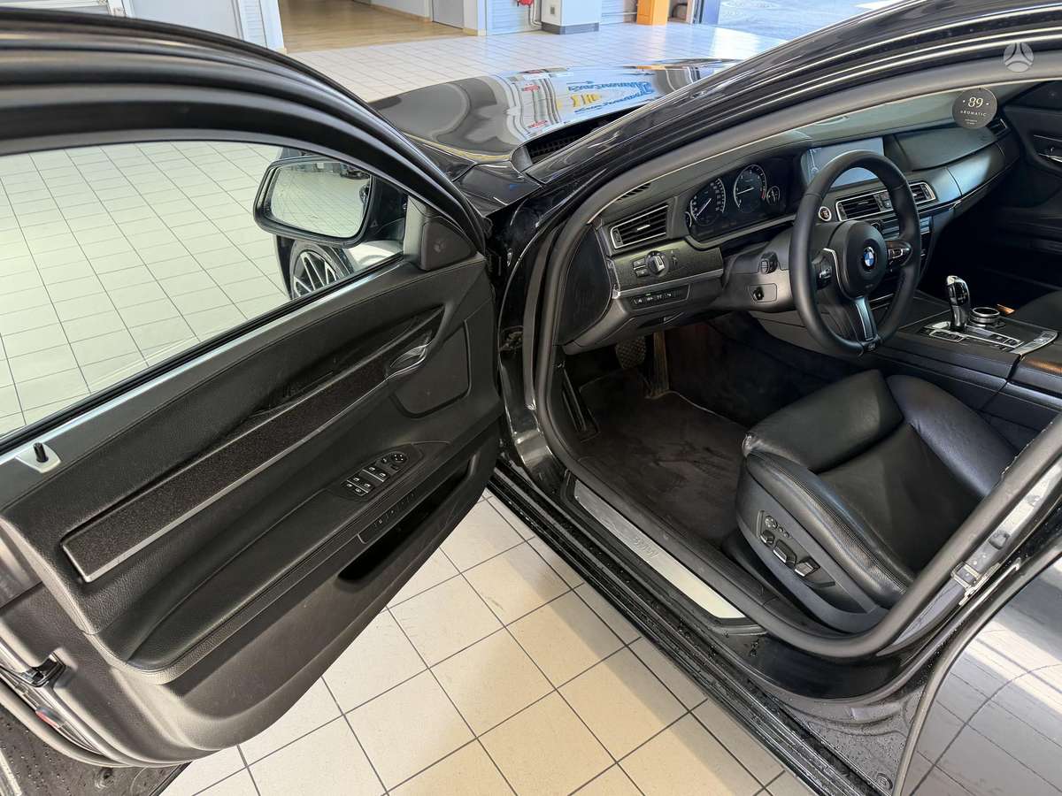 BMW 740, 3.0 l., Седан