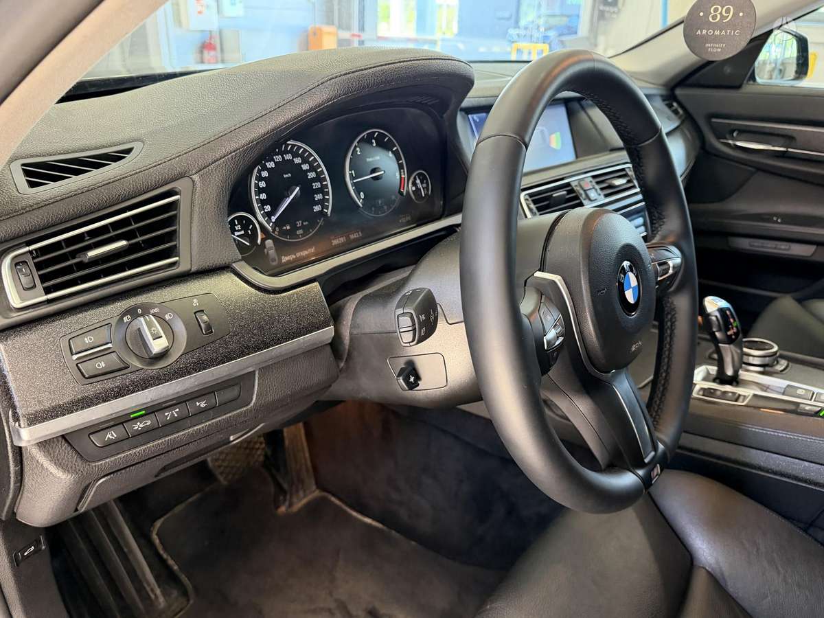 BMW 740, 3.0 l., Седан