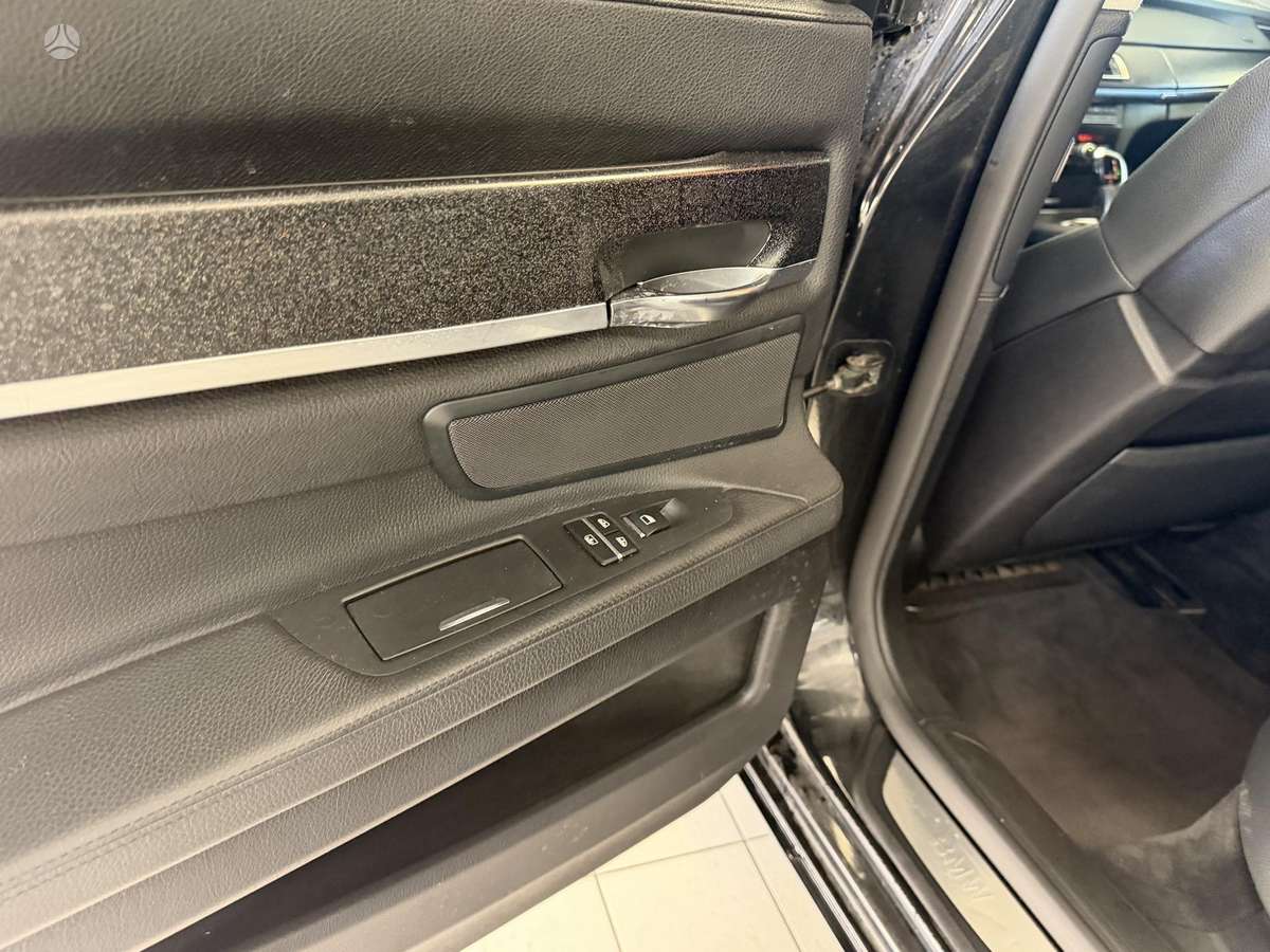 BMW 740, 3.0 l., Седан