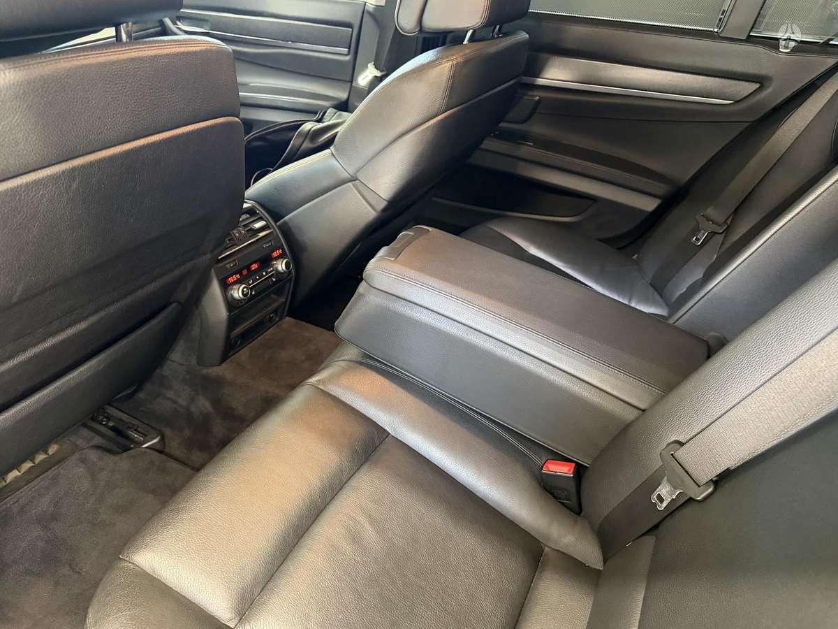 BMW 740, 3.0 l., Седан