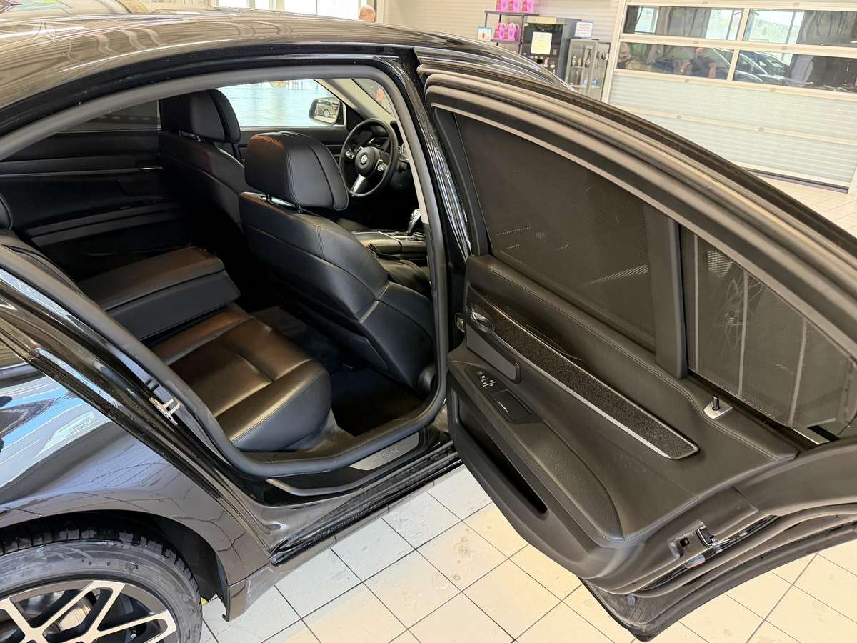 BMW 740, 3.0 l., Седан