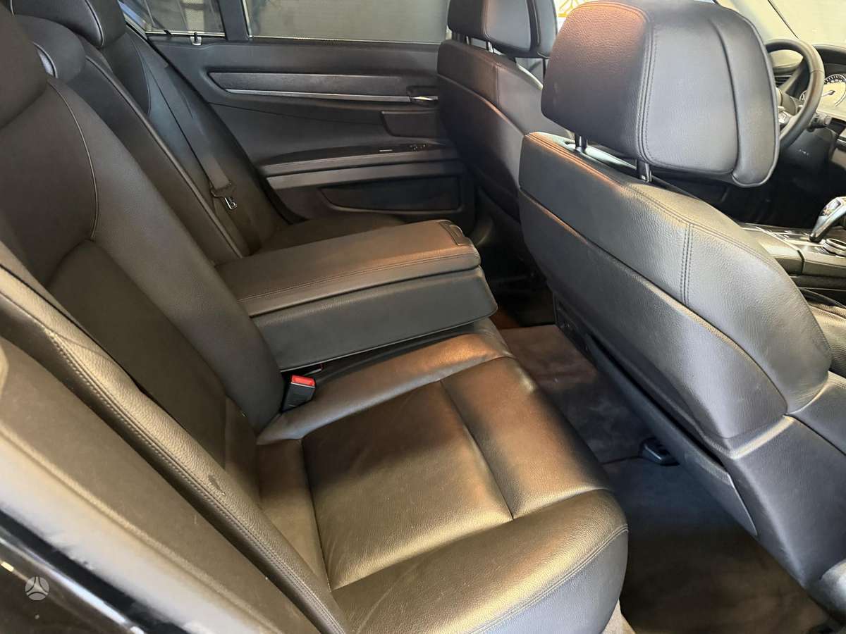 BMW 740, 3.0 l., Седан