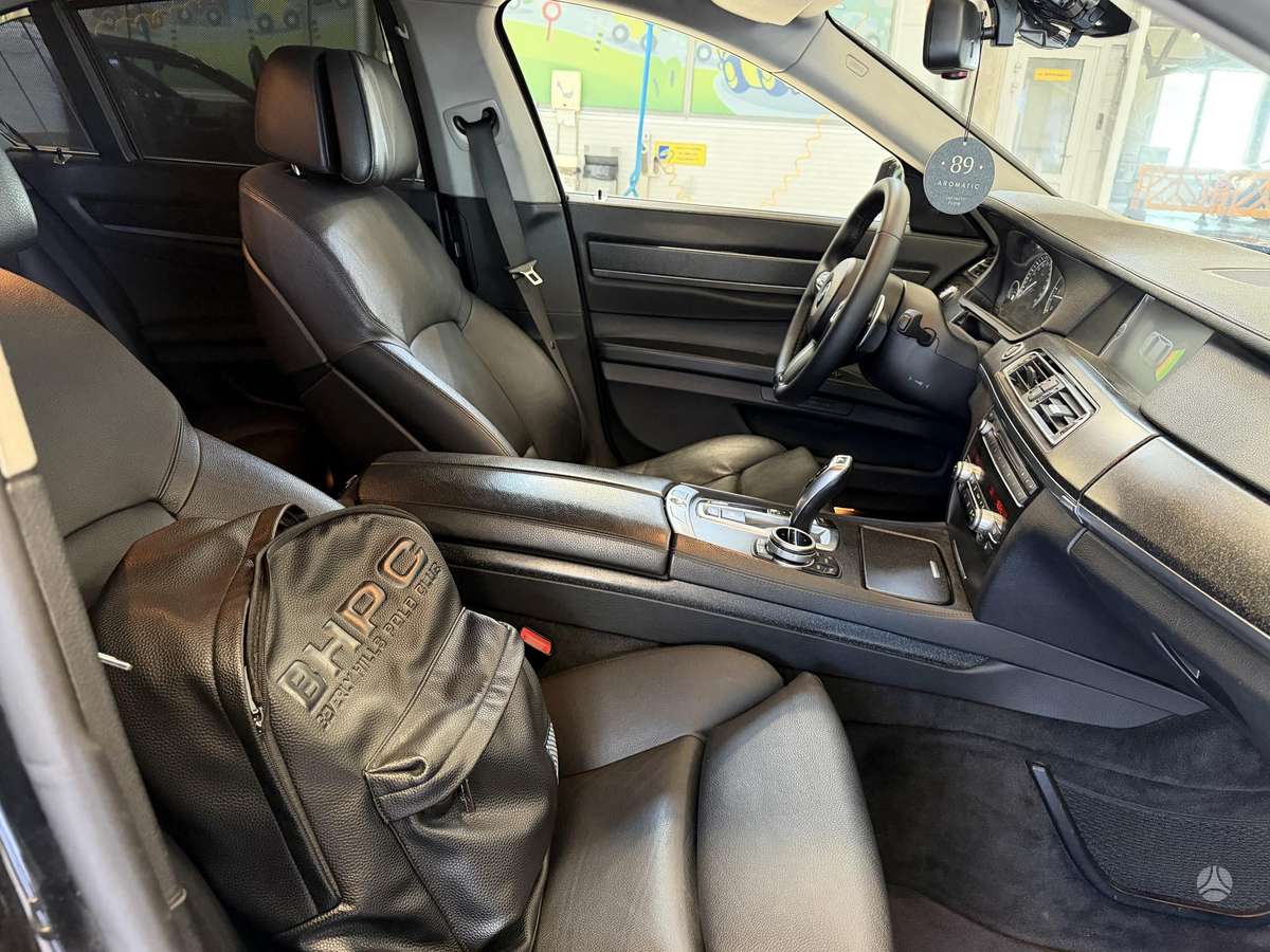 BMW 740, 3.0 l., Седан
