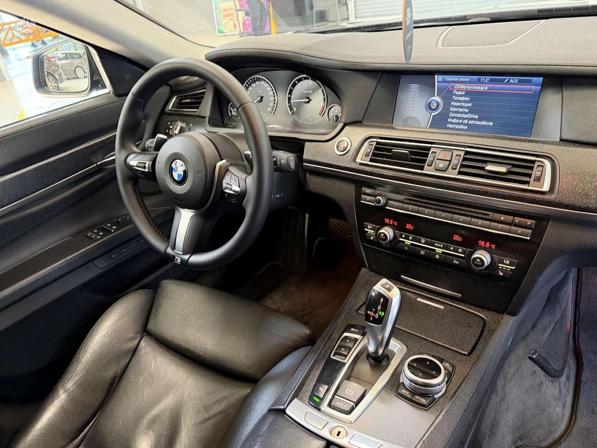 BMW 740, 3.0 l., Седан