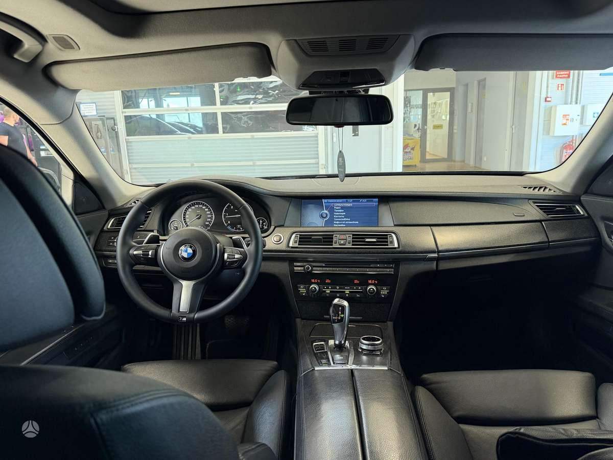 BMW 740, 3.0 l., Седан