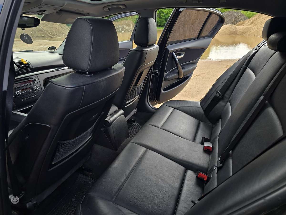 BMW 120, 2.0 l., hatchback