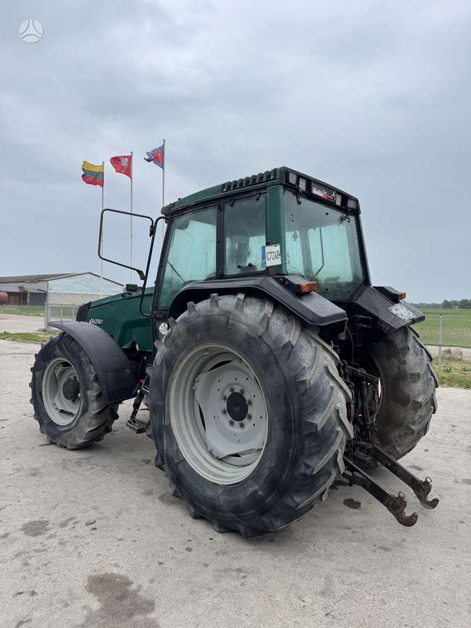 Valtra 8150, 8550, traktori