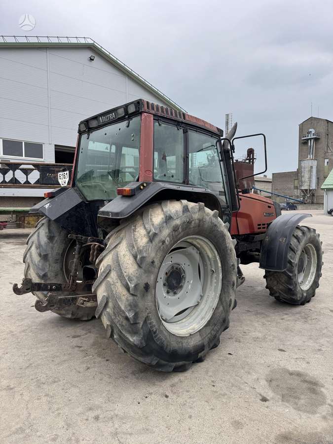 Valtra 8150, 8550, traktori