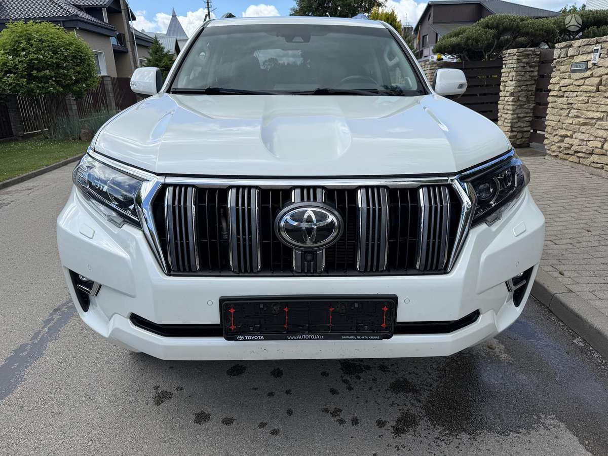 Toyota Land Cruiser - 2