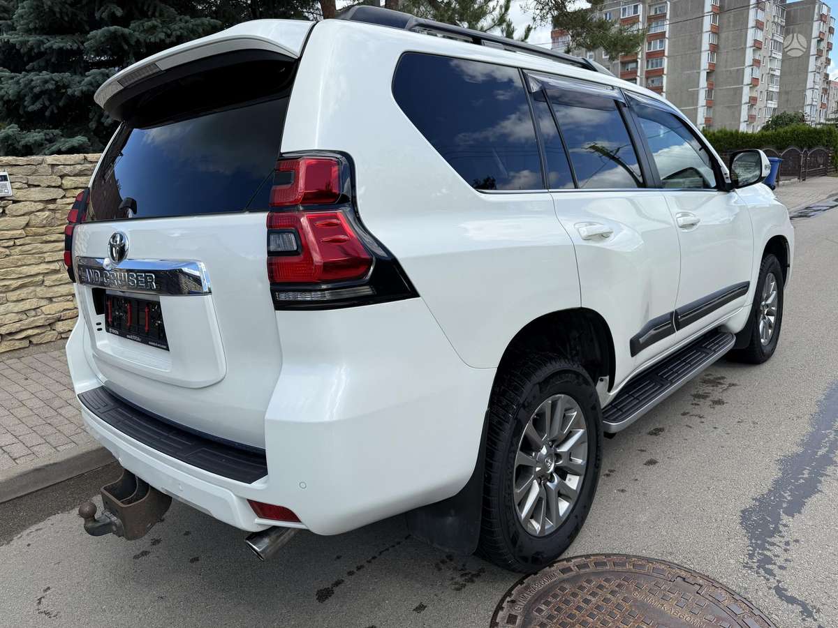 Toyota Land Cruiser - 4