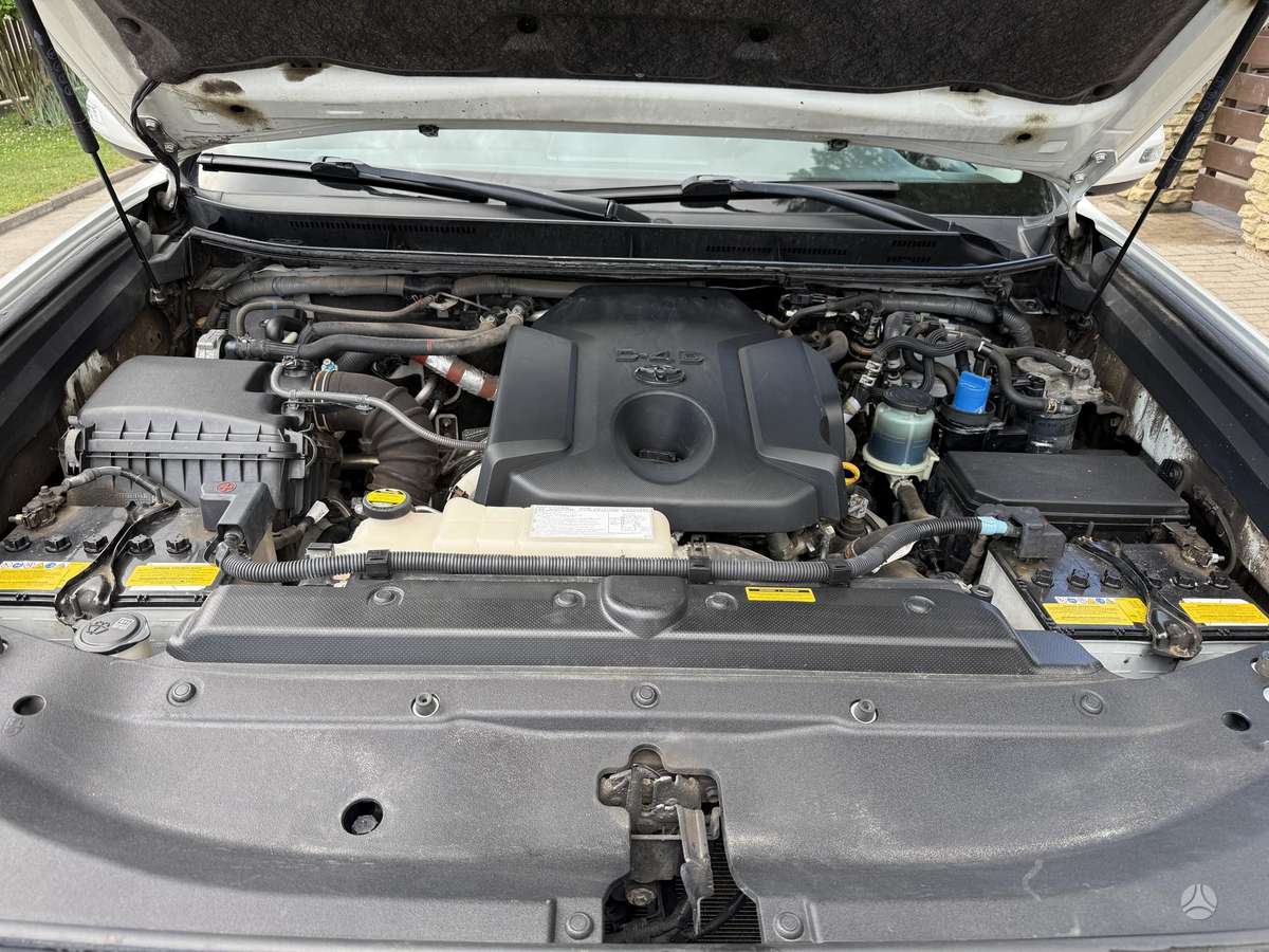 Toyota Land Cruiser - 11