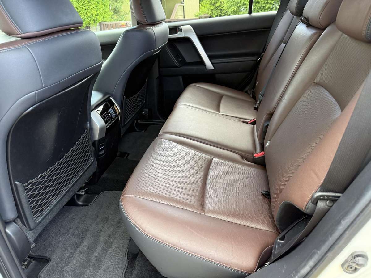 Toyota Land Cruiser - 10