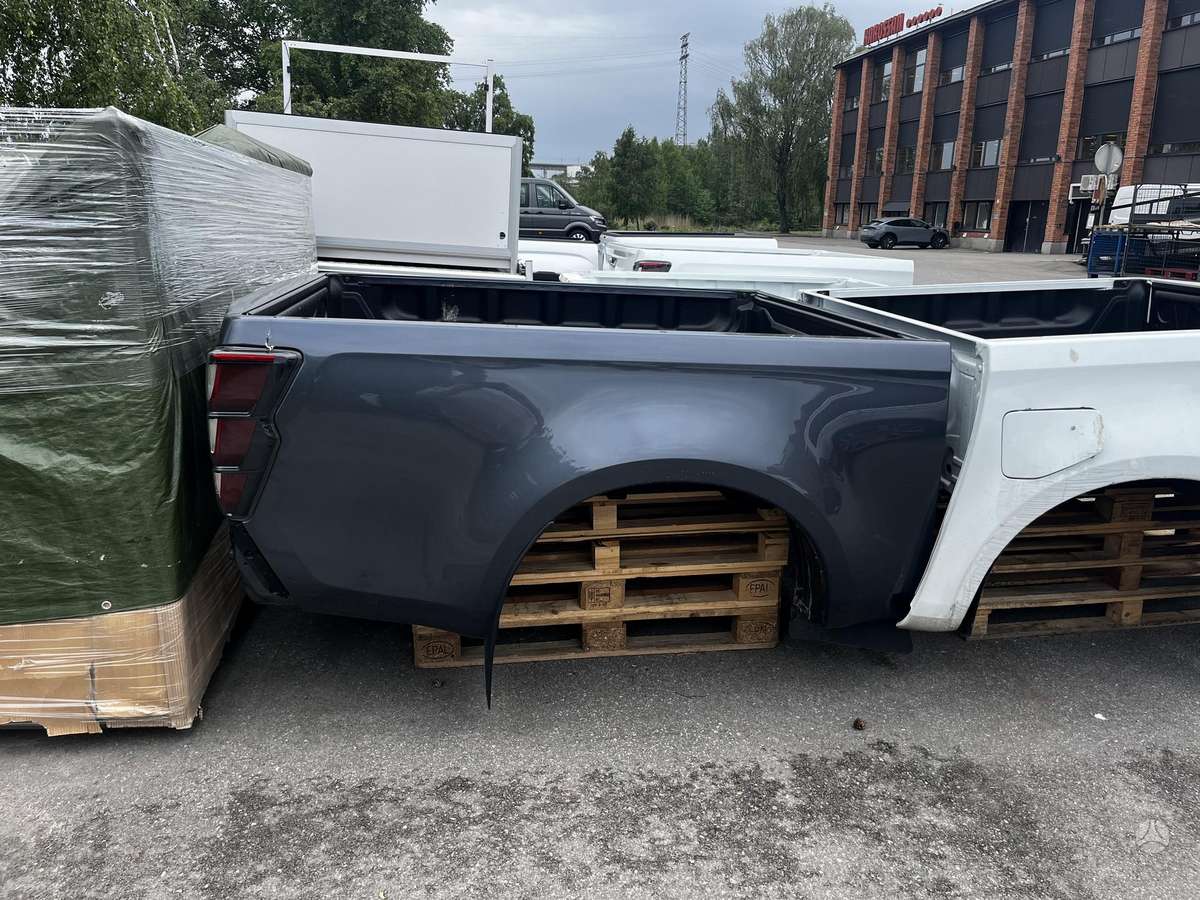 Isuzu D-Max, Krovinis skyrius, hood (front, rear)