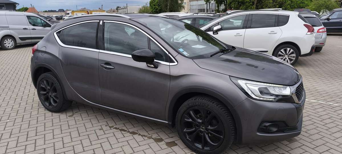 Citroen DS4, 1.2 l., hatchback
