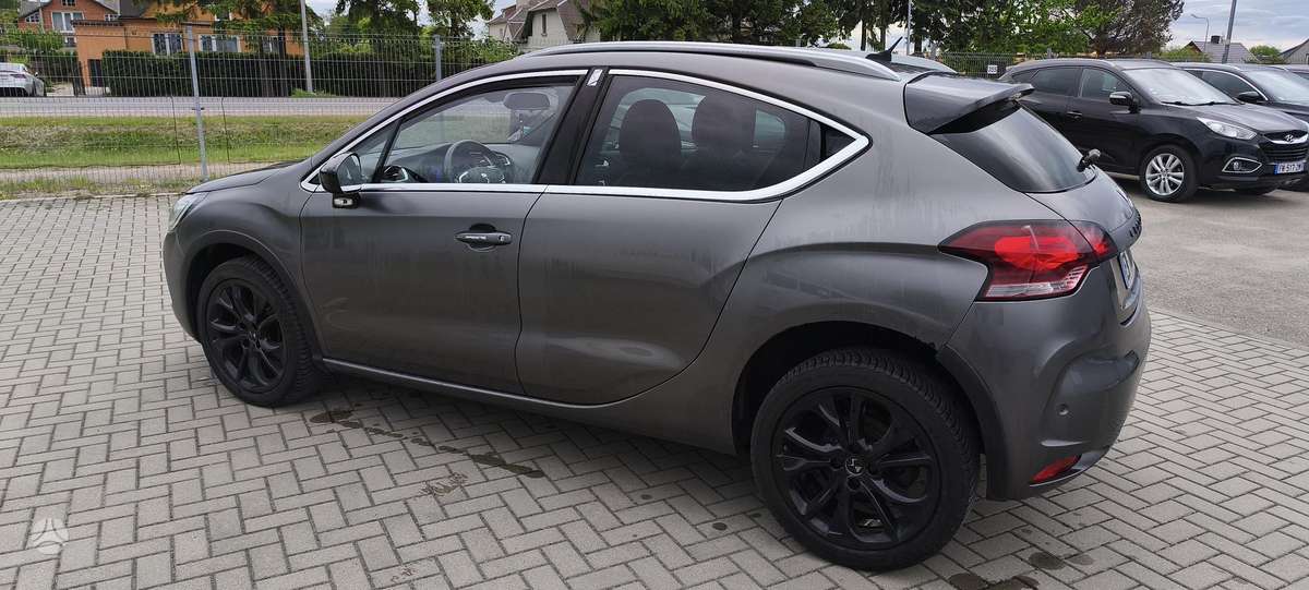 Citroen DS4, 1.2 l., hatchback