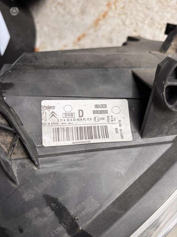 Audi A4 žibintai