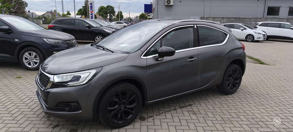 Citroen DS4, 1.2 l., hatchback