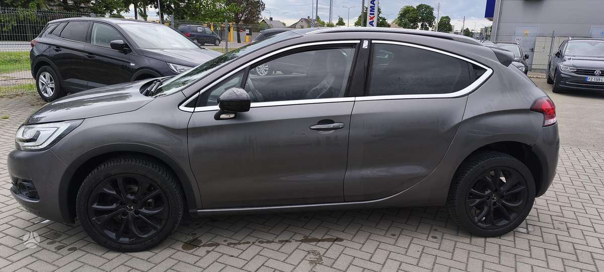 Citroen DS4, 1.2 l., hatchback