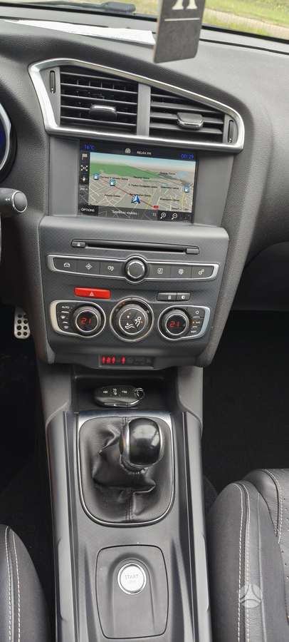 Citroen DS4, 1.2 l., hatchback
