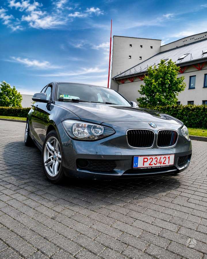 BMW 116, hatchback
