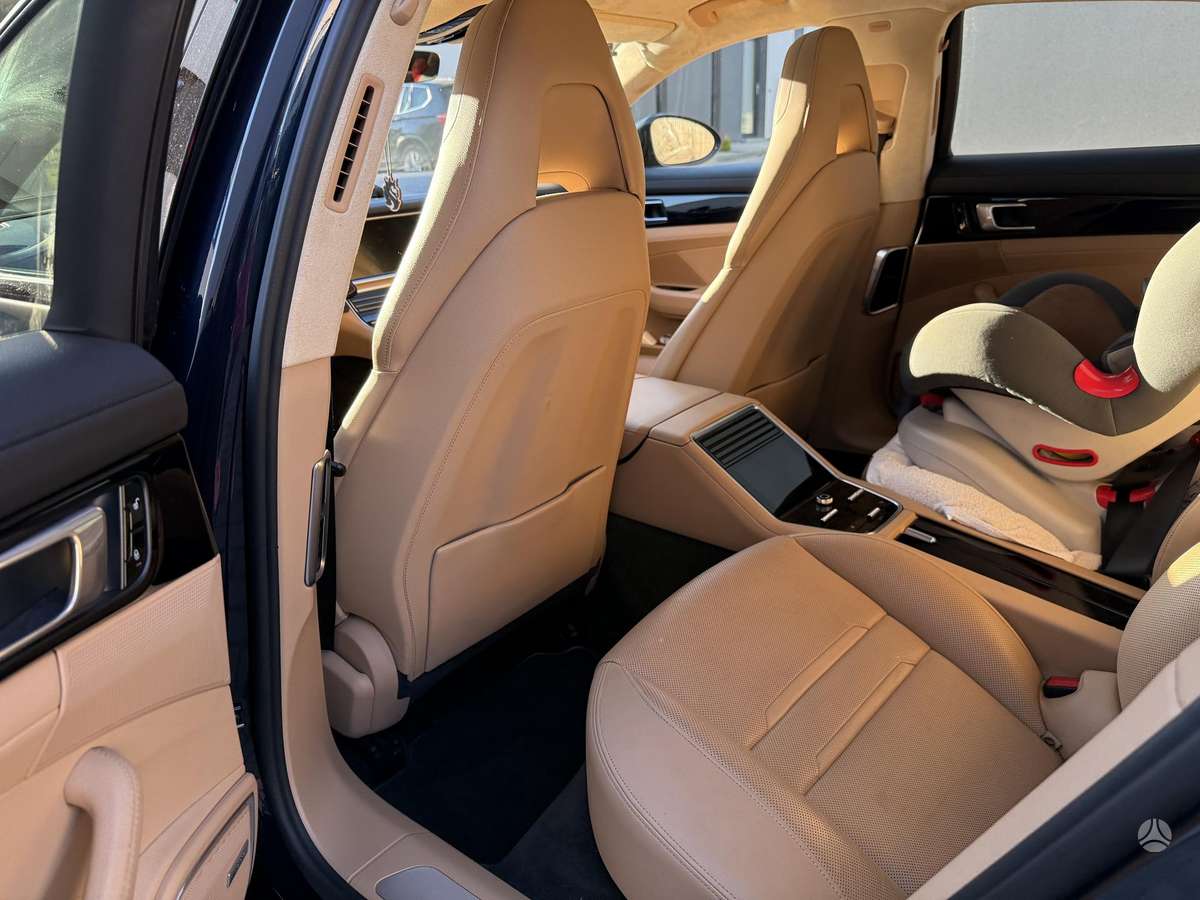 Porsche Panamera - 7
