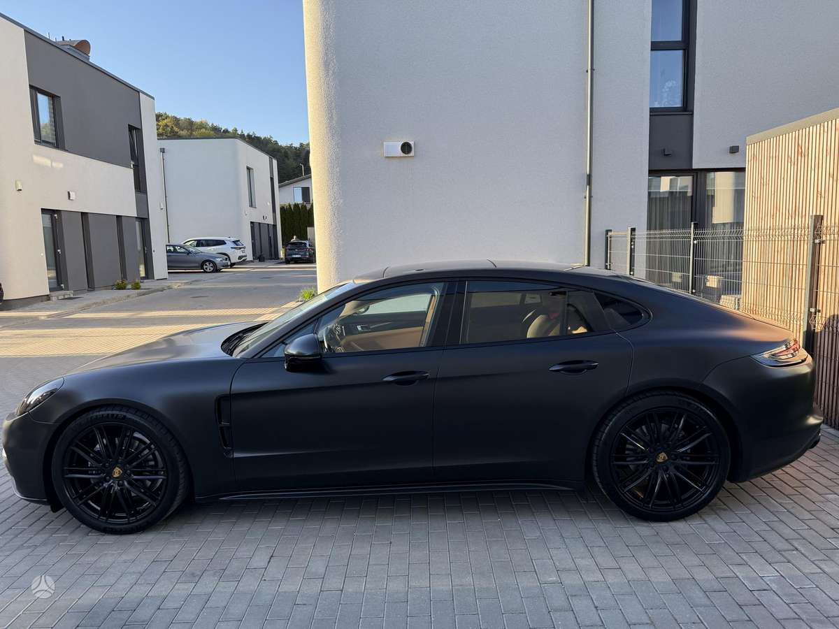 Porsche Panamera - 9