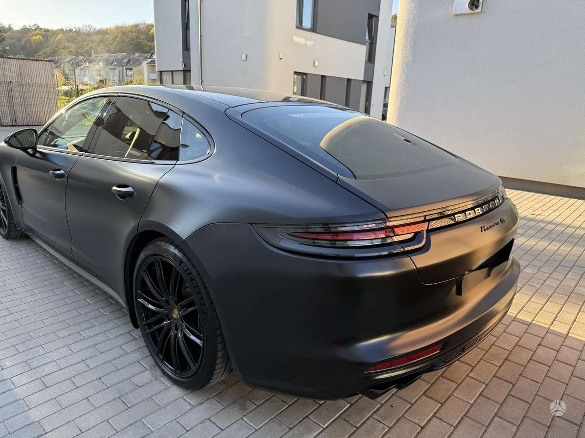 Porsche Panamera - 11
