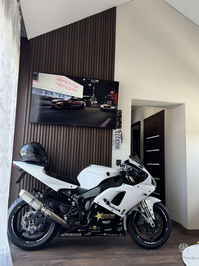 Yamaha R1 1000cc, superbikes