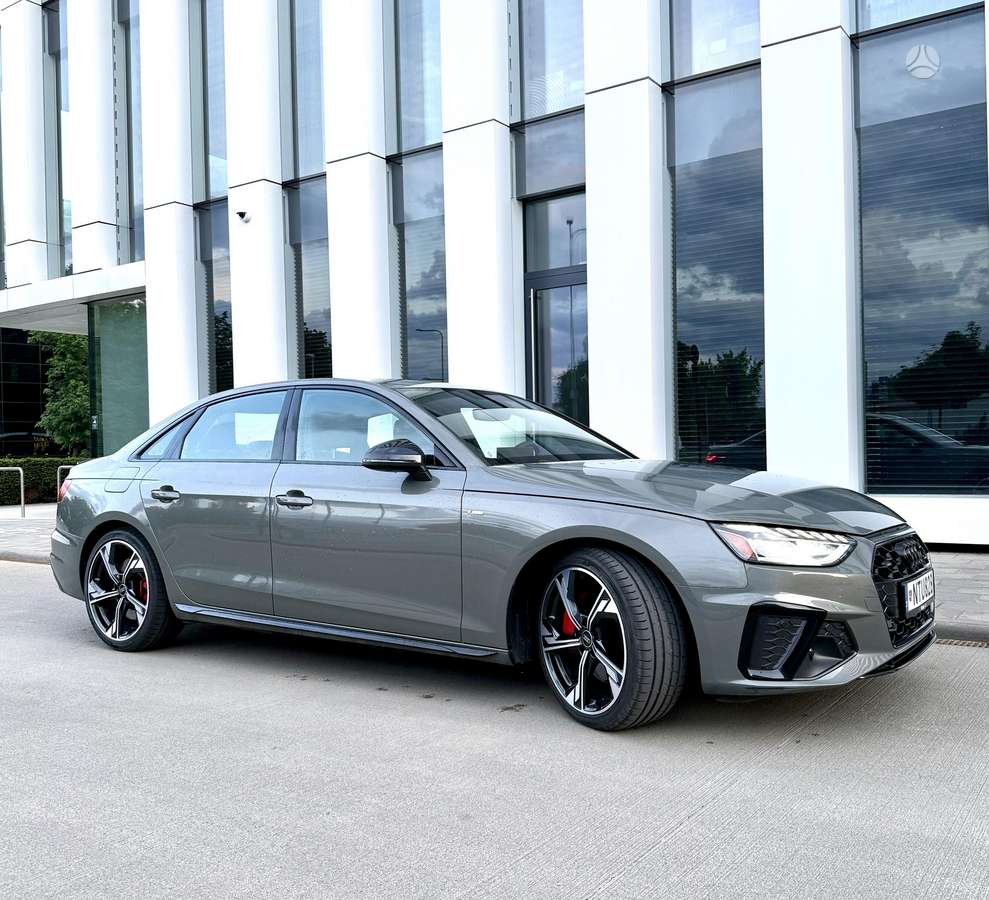 Audi A4, 2.0 l., Седан