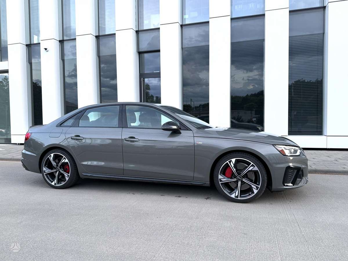 Audi A4, 2.0 l., Седан