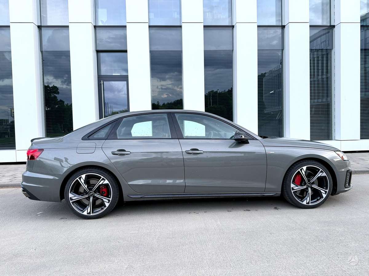 Audi A4, 2.0 l., Седан