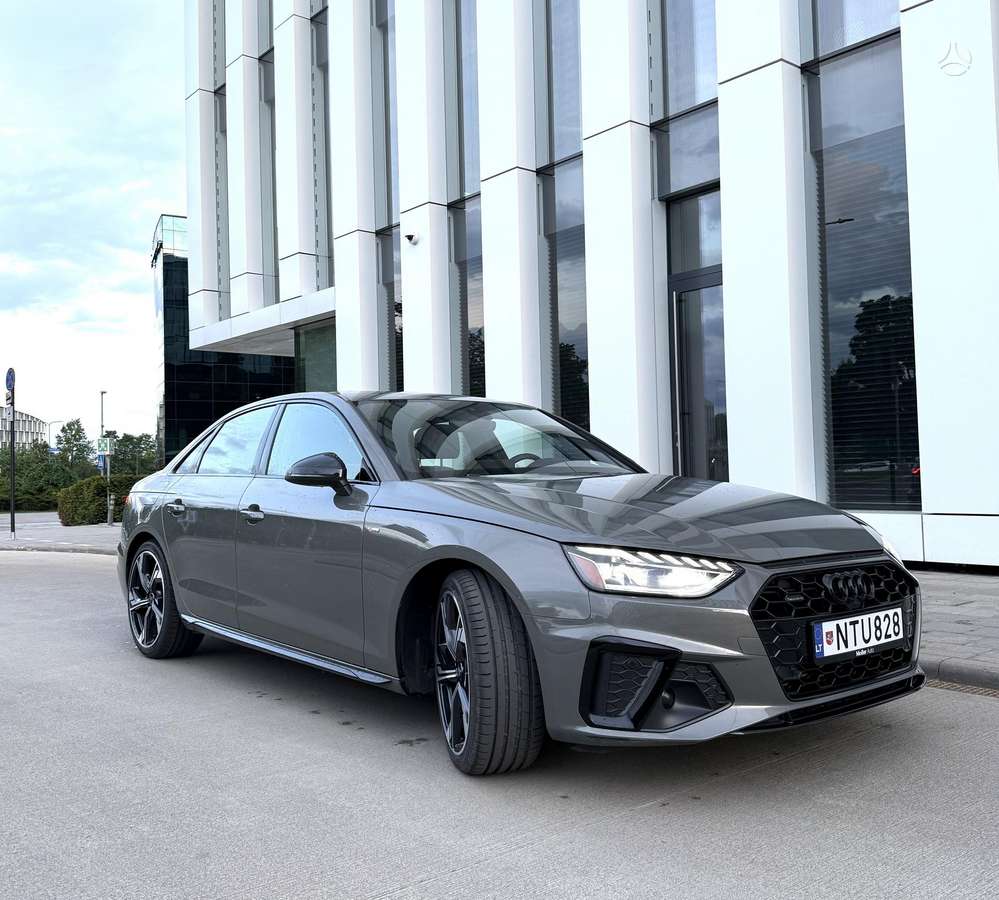Audi A4, 2.0 l., Седан