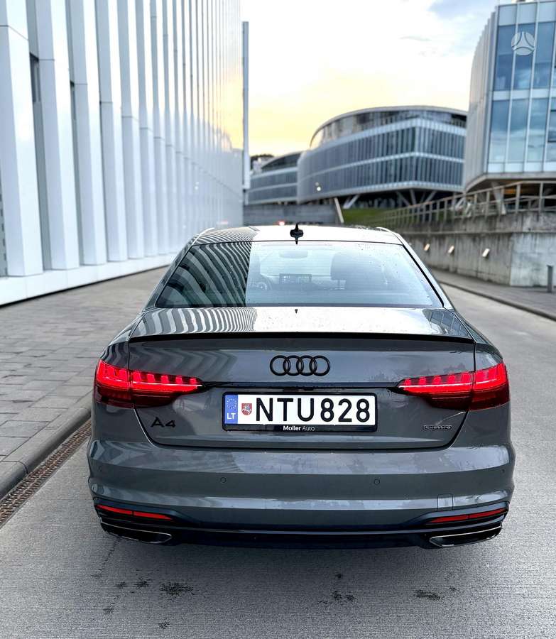 Audi A4, 2.0 l., Седан