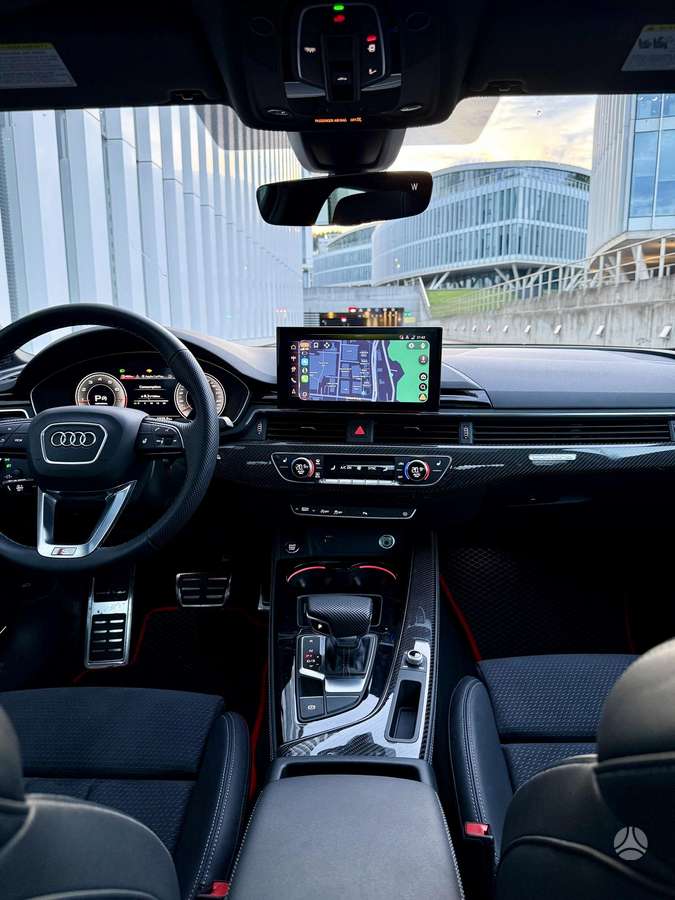 Audi A4, 2.0 l., Седан
