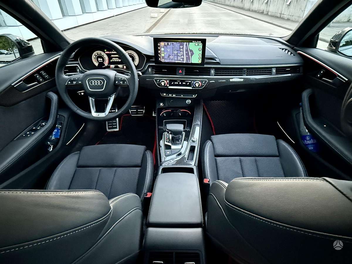 Audi A4, 2.0 l., Седан