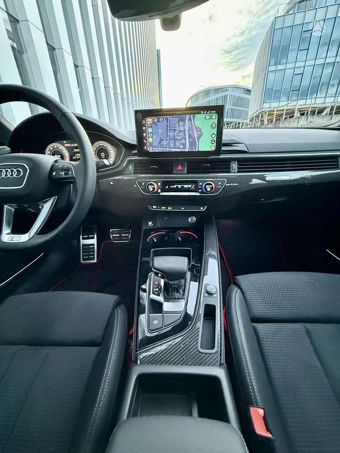 Audi A4, 2.0 l., Седан