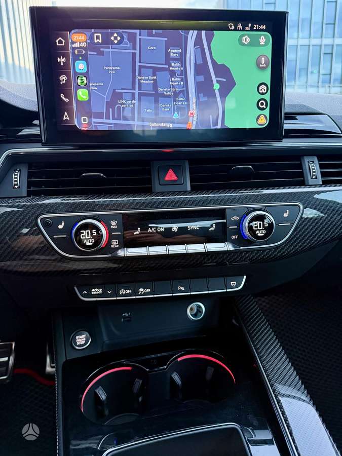 Audi A4, 2.0 l., Седан